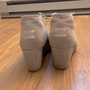 Toms Beige Wedge Booties